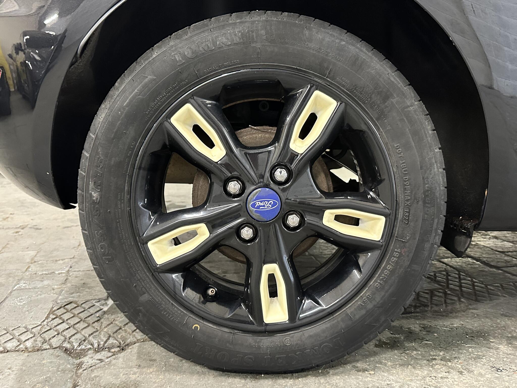 2016 Ford Fiesta - Image 15