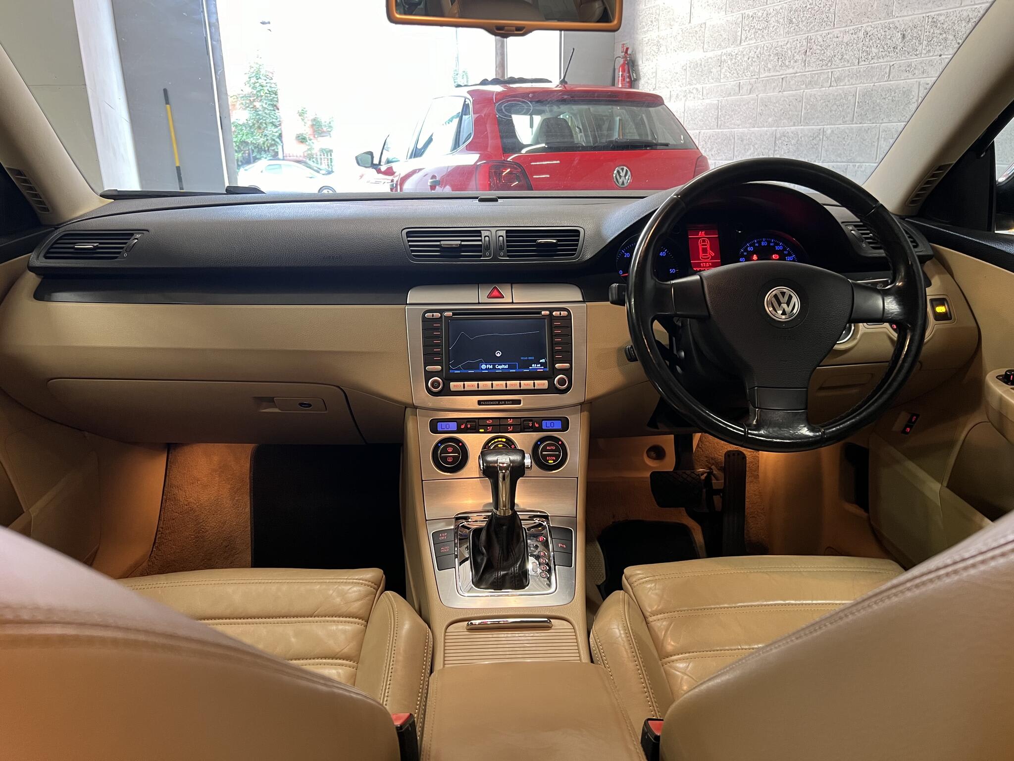 2007 Volkswagen Passat - Image 28