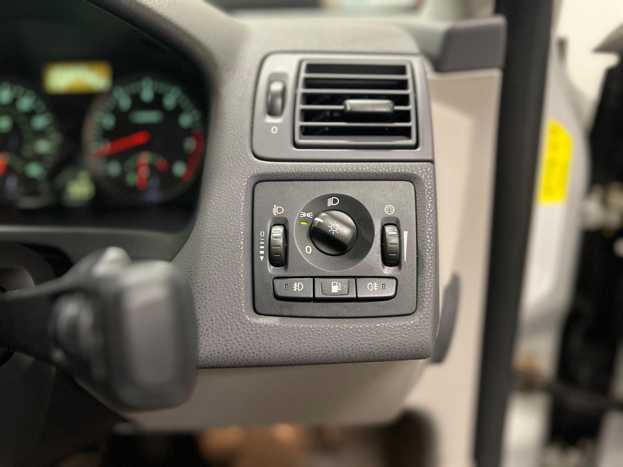 2005 Volvo S40 - Image 27