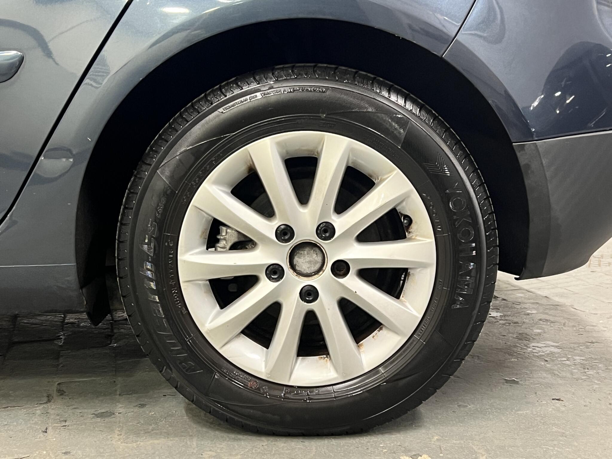 2008 Volkswagen Golf - Image 14