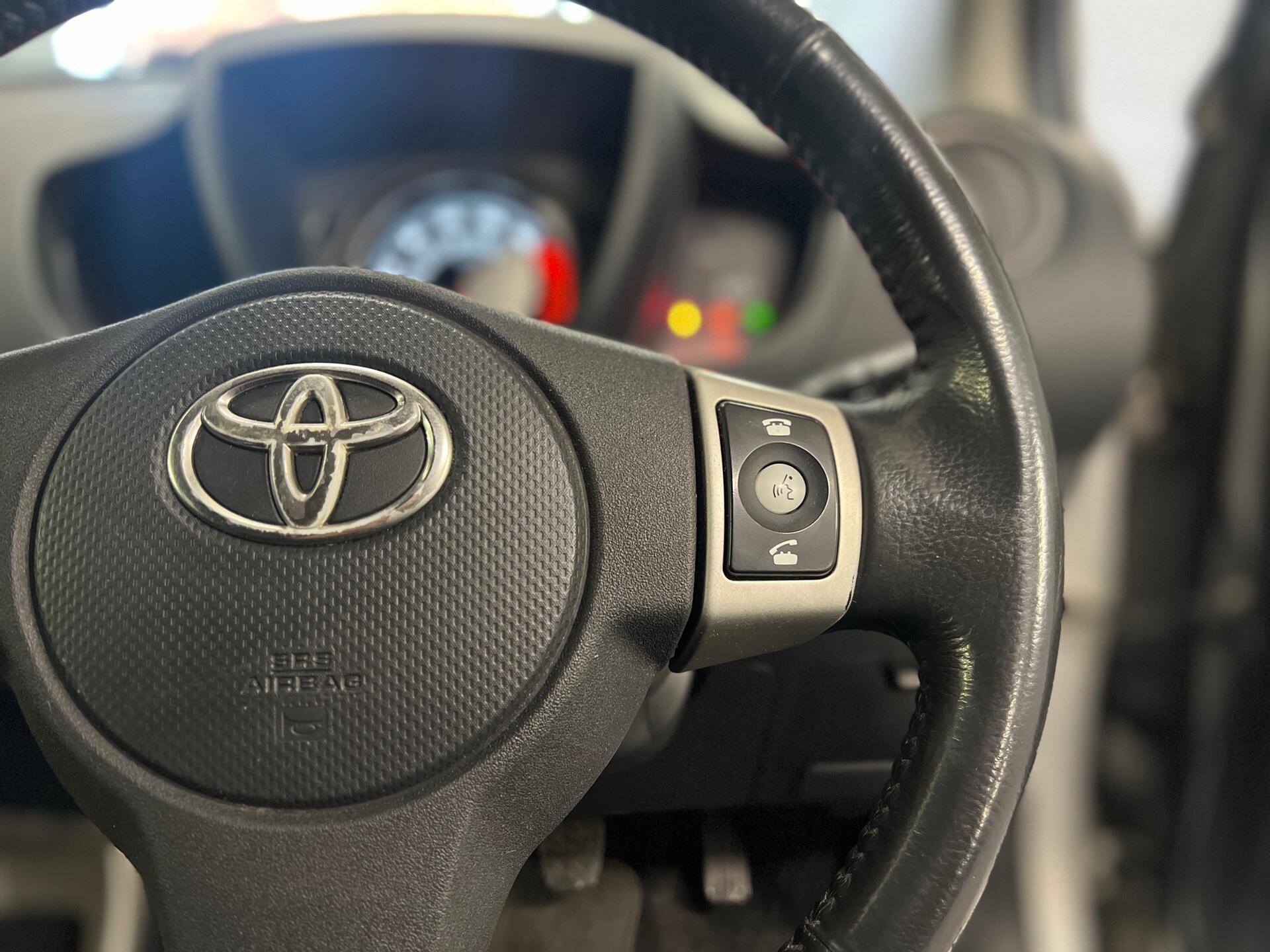 2010 Toyota Urban Cruiser - Image 23