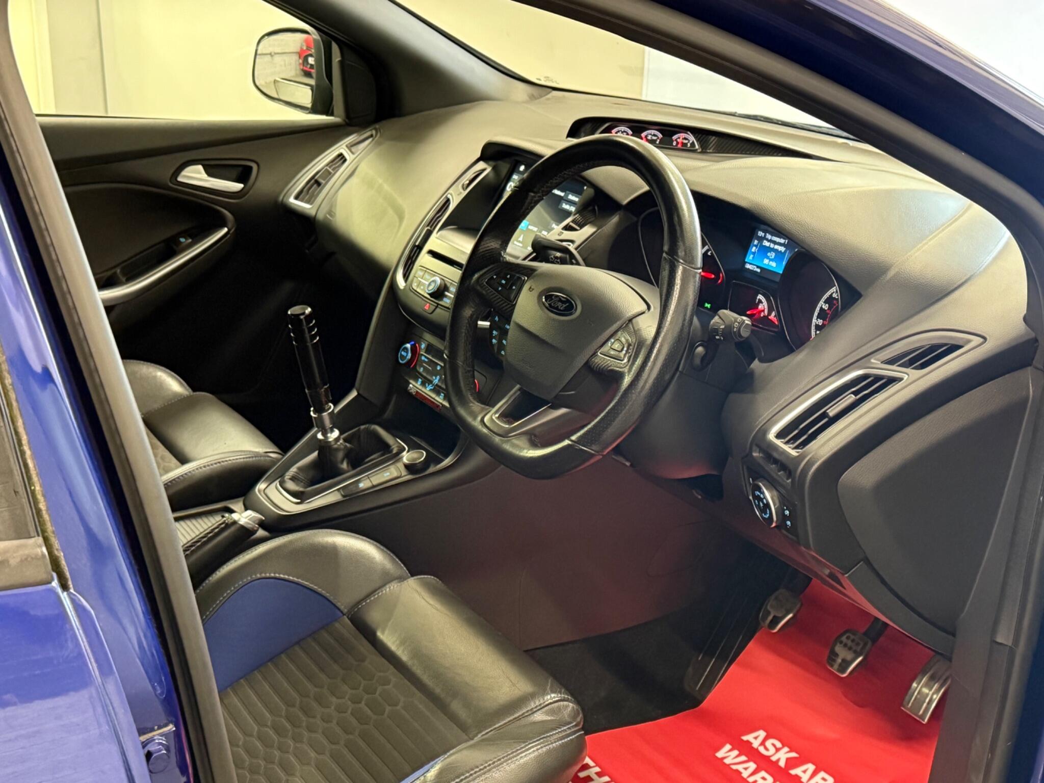 2017 Ford Focus - Image 34