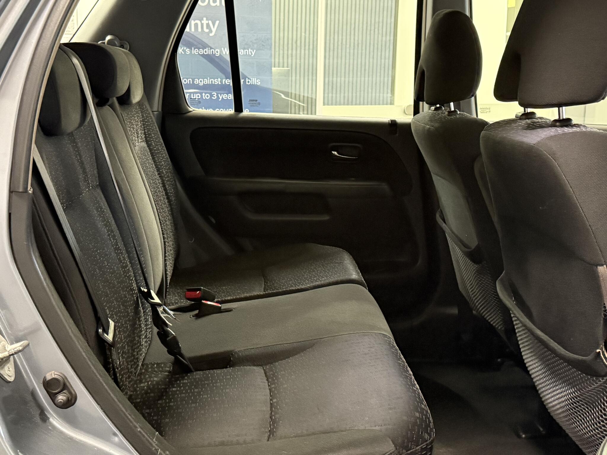 2005 Honda CR-V - Image 31