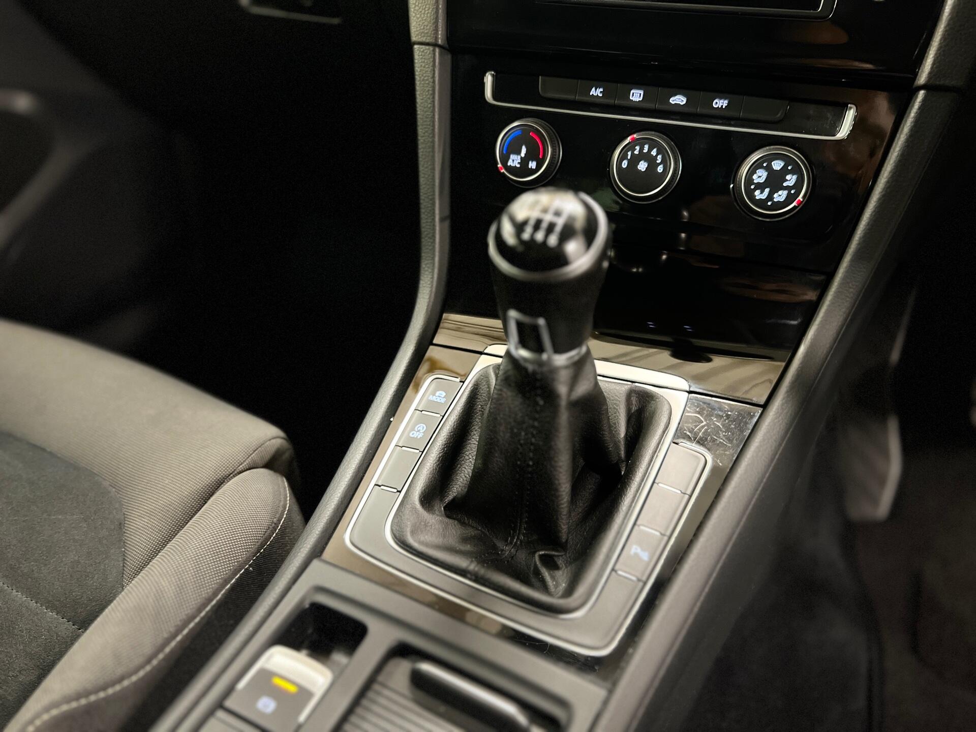 2013 Volkswagen Golf - Image 44