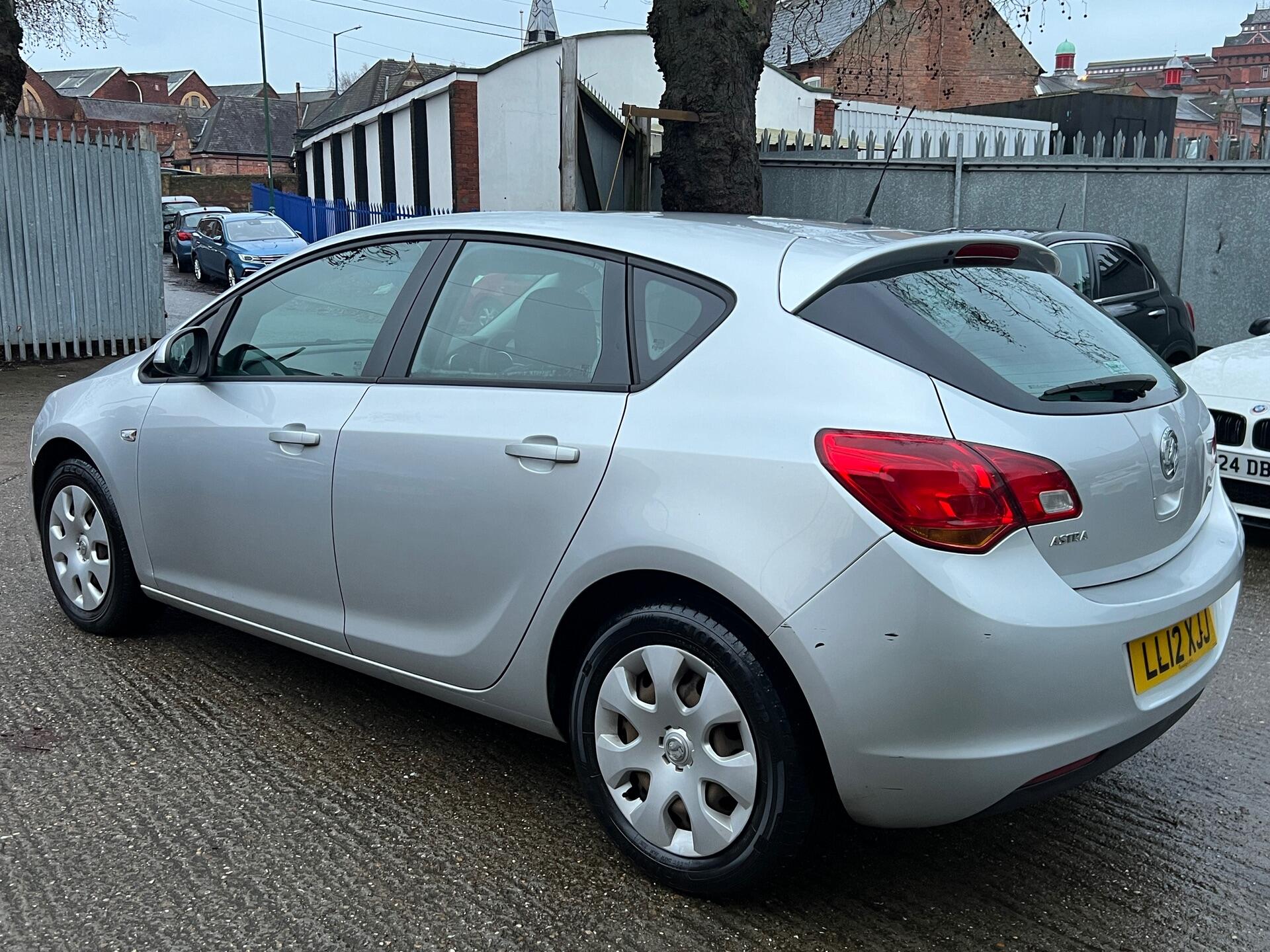 2012 Vauxhall Astra - Image 8
