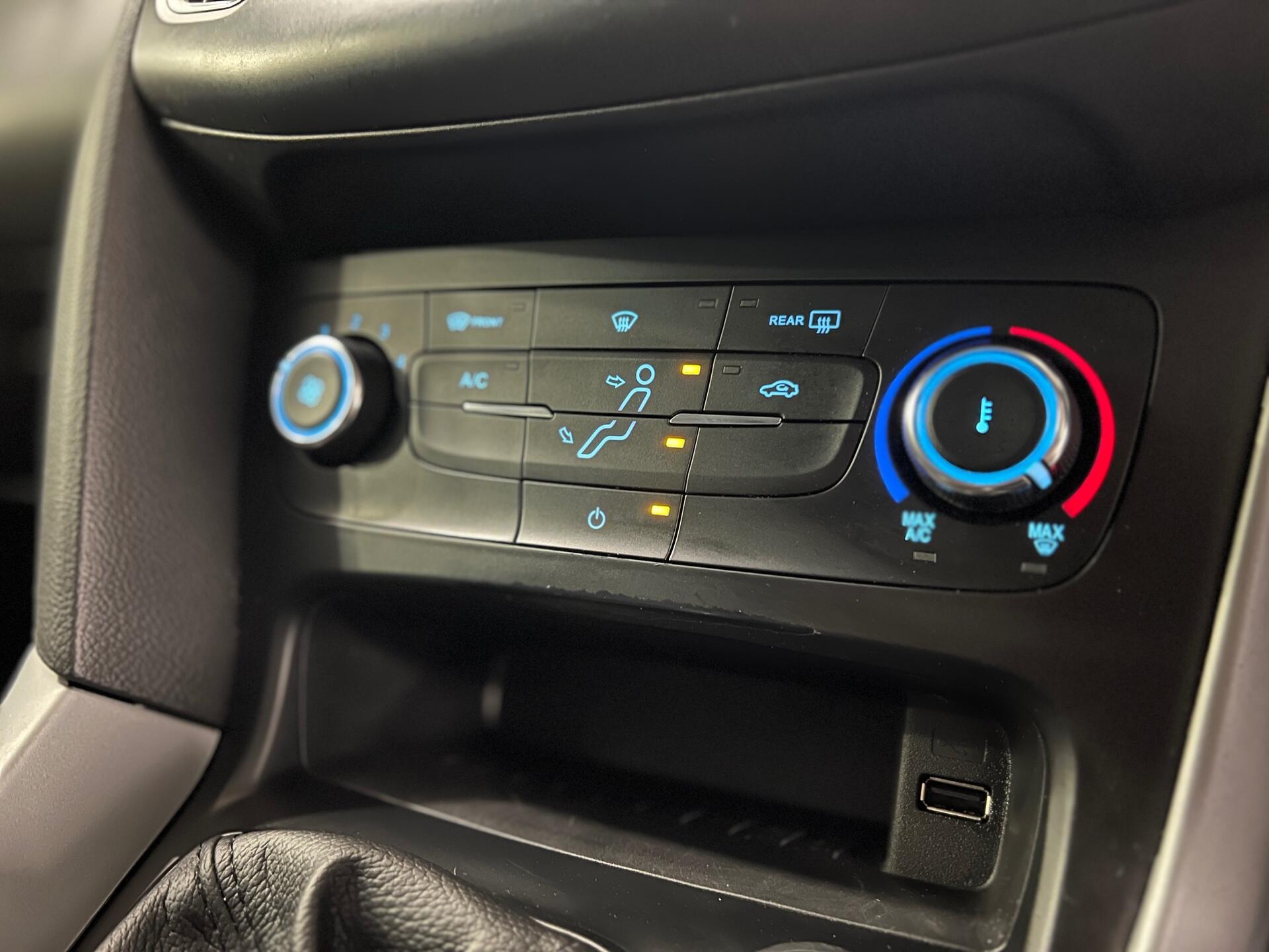 2017 Ford Focus - Image 37