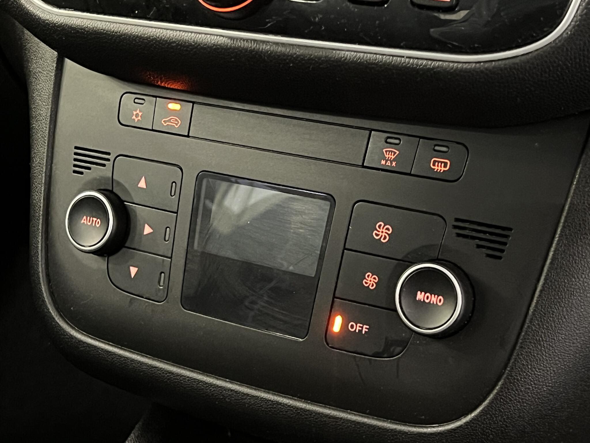 2014 Fiat Punto - Image 28