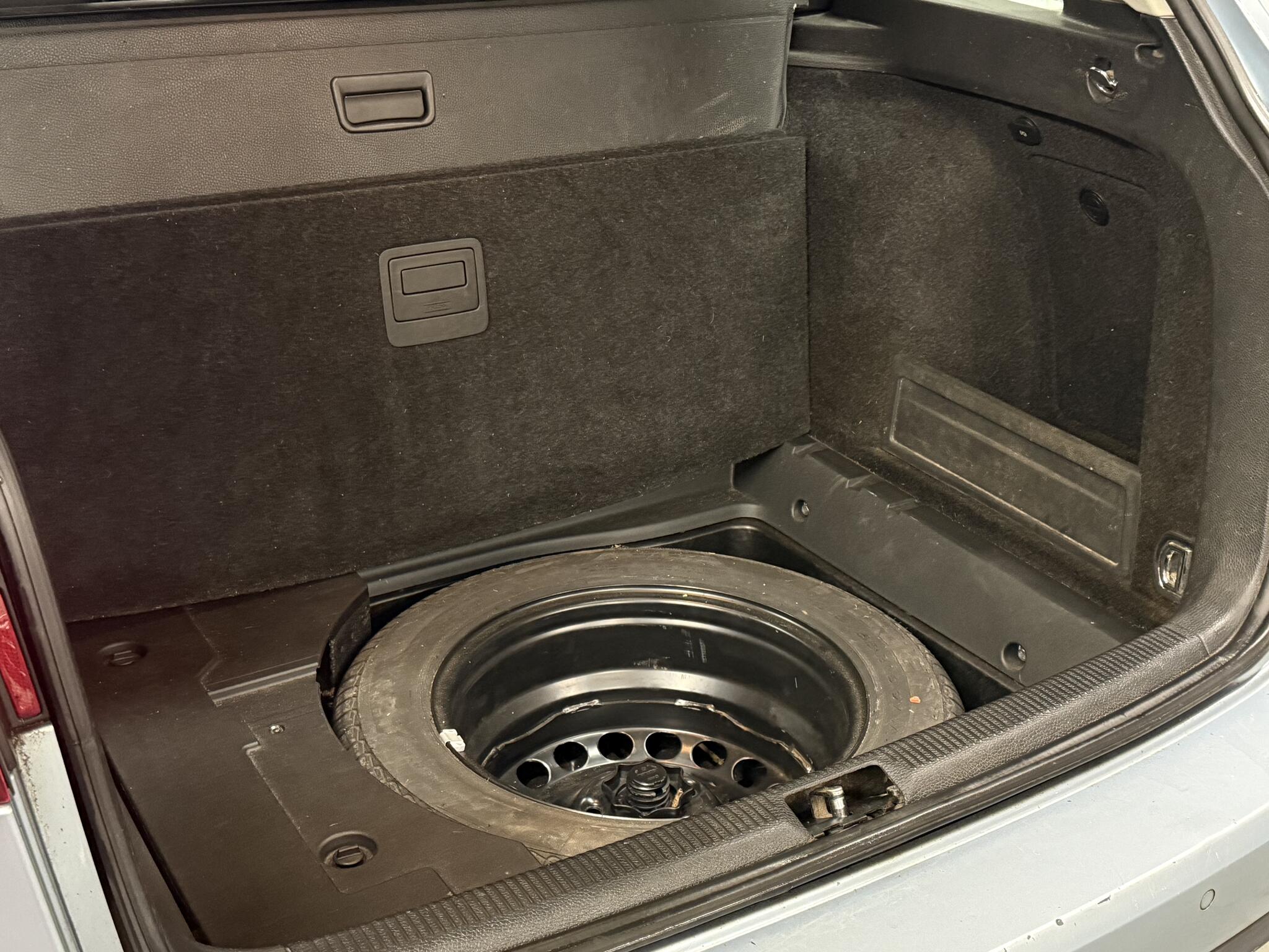 2007 Volkswagen Passat - Image 40