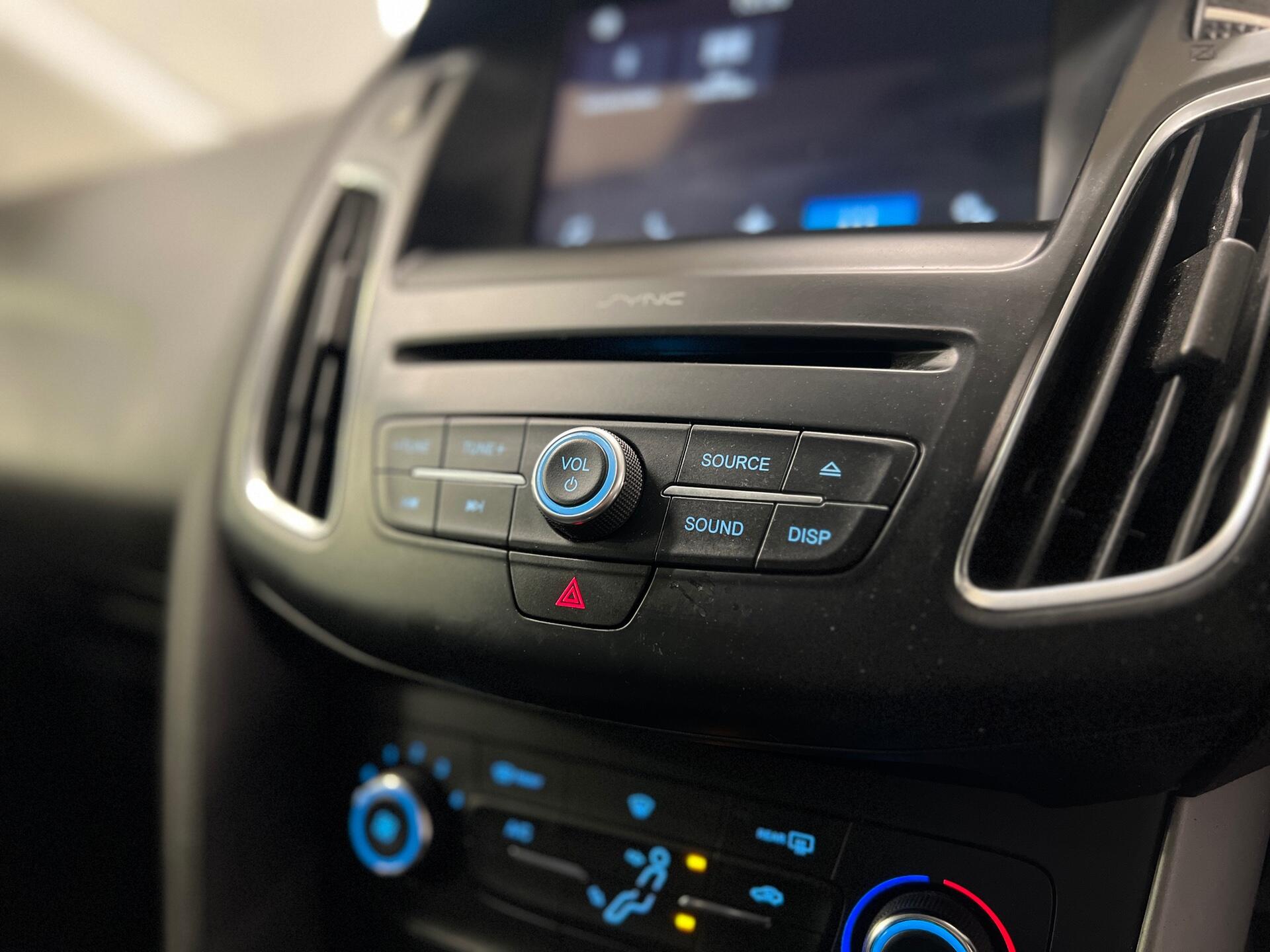 2017 Ford Focus - Image 36