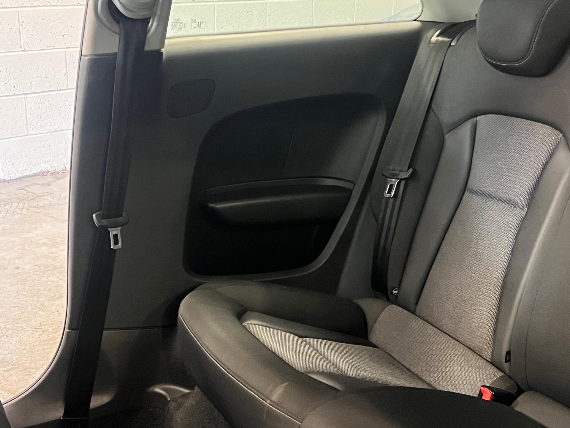2014 Audi A1 - Image 40
