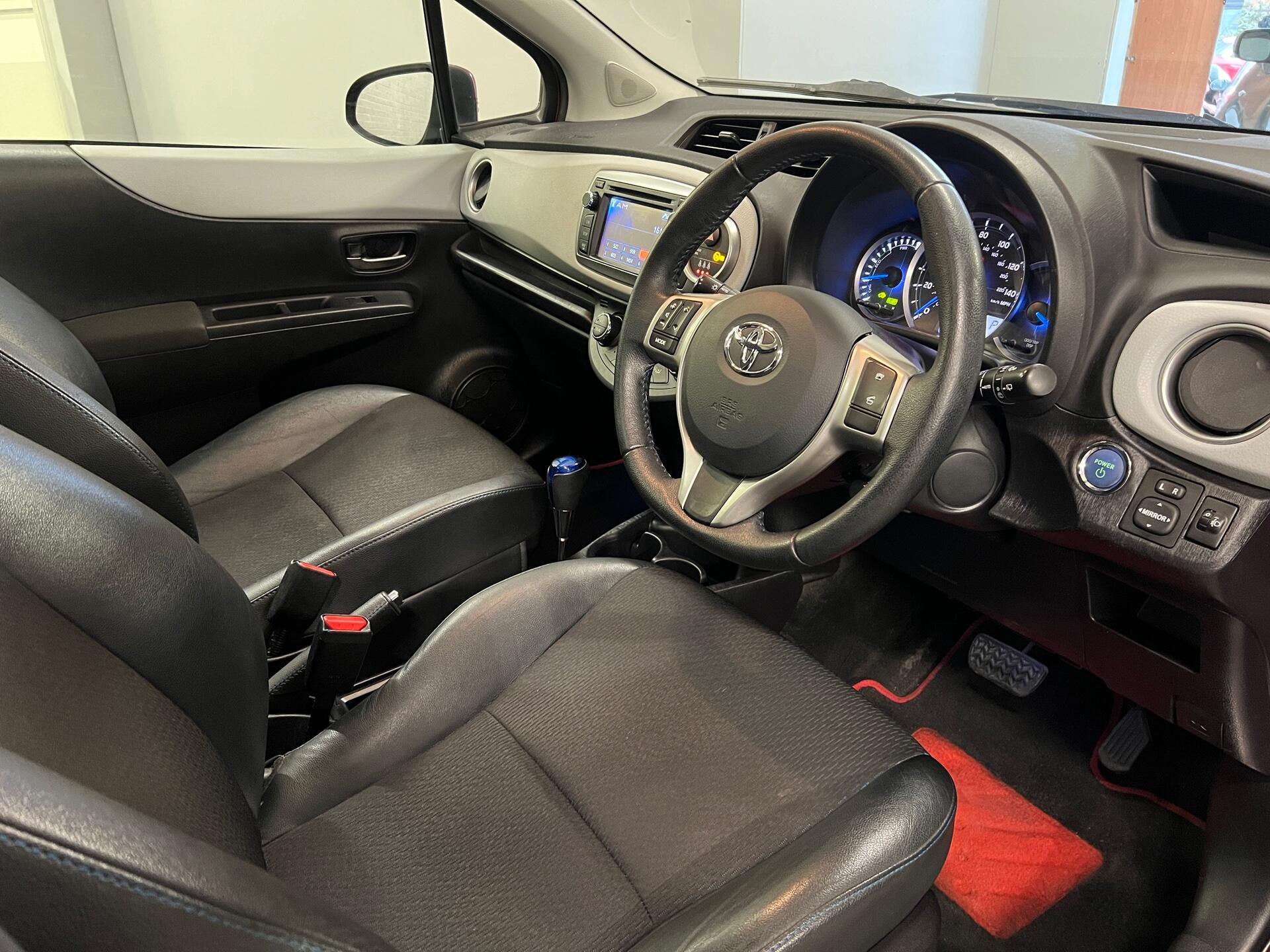 2014 Toyota Yaris - Image 21