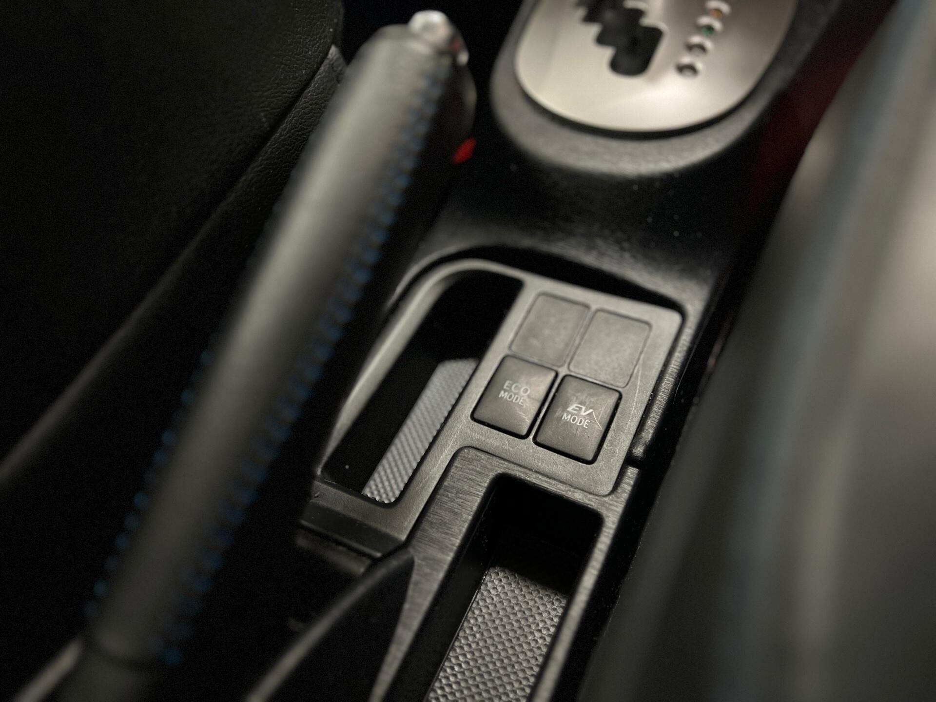 2014 Toyota Yaris - Image 42