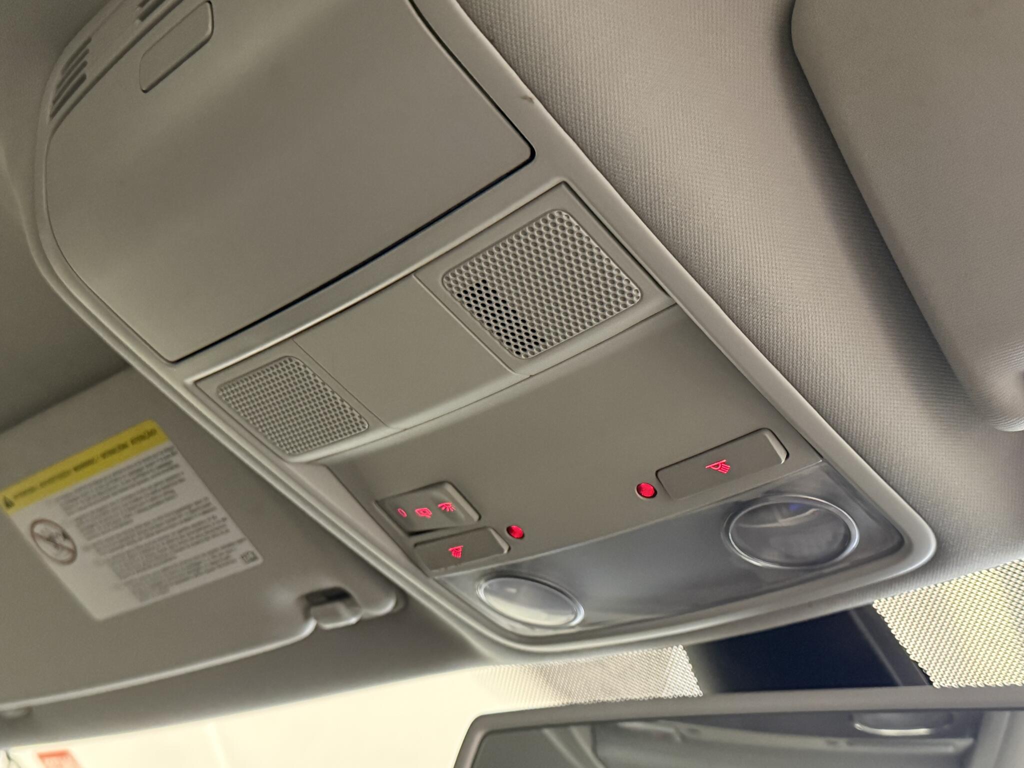 2007 Volkswagen Passat - Image 34