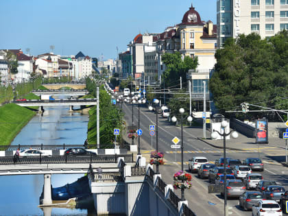 На улице Право-Булачной временно ограничат движение транспорта и пешеходов