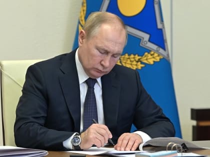 Путин внес в Госдуму проект о привлечении белорусов в стройке космодрома Восточный