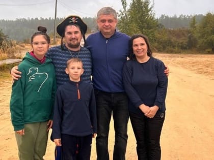 Знакомьтесь - это наши экогерои, семья Ханнановых