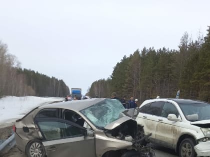 Появились фото и видео с места страшной аварии на трассе в РТ, где погибли два водителя