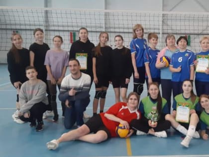 Сегодня в Спорткомплексе "Юность" состоялось соревнование по волейболу