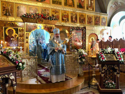 В праздник Рождества Богородицы митрополит Казанский Кирилл и митрополит Екатеринбургский Евгений совершили Литургию на Вознесенском архиерейском подворье Екатеринбурга