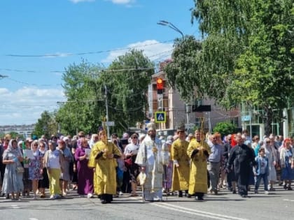 В день празднования Всех святых земли Русской в Альметьевске состоялись молитвенные торжества