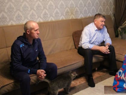 Вячеслав Козлов навестил семью мобилизованного Новошешминца