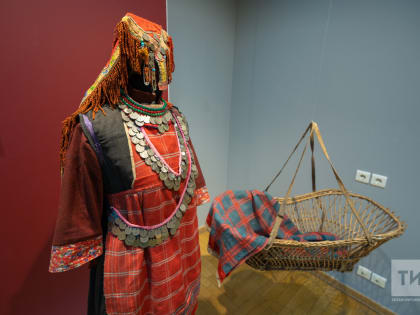 Кузнечные мехи, льнотрепалка, шумовка-плетенка: «Хазинэ» представила удмуртскую культуру