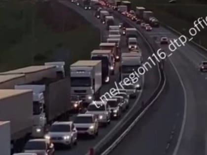 Пробка на М-7 под Казанью достигла 21 километра