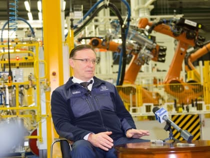 Когогин рассказал Мантурову как «КАМАЗ» работает на фоне санкций
