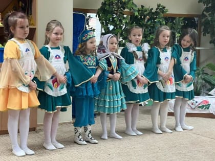 Дети и родители сыграли в «Аулак өй»