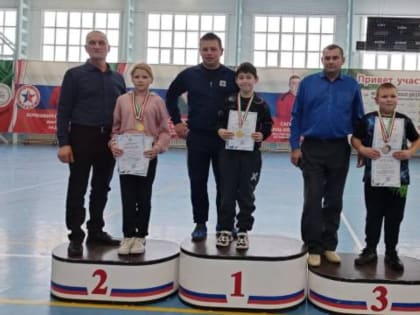 Наши чемпионы по метательным авиамоделям