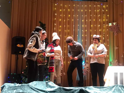 Театрализованное новогоднее представление в Верхнесиметском сельском клубе