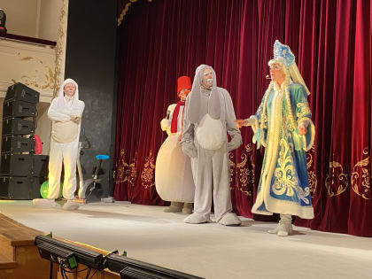 В Бугульминском драмтеатре стартовал марафон новогодних сказок