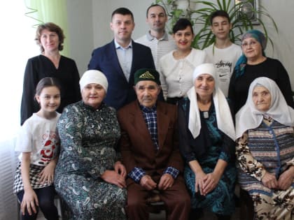 В первые дни нового года 95-летний юбилей отметил житель деревни Алга Ильфаит Гайфуллович Сафиуллин