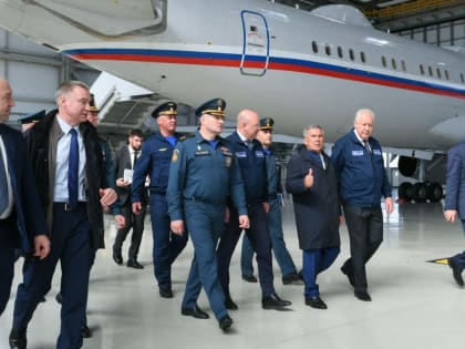 Модернизированные вертолеты Ми-8МТВ-1 и производство самолета Ту-214 показали главе МЧС России в Казани