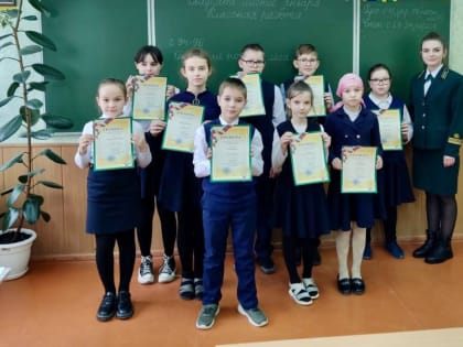 В МБОУ «СОШ №4» Зеленодольского района подвели итоги конкурса «Эко-елочка»