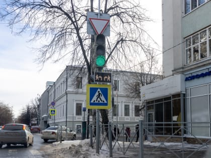 С начала февраля на 36 светофорах Казани установили 102 информационные секции