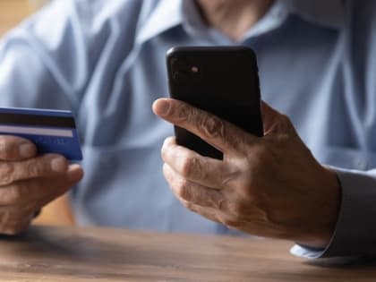 Уже с сегодняшнего дня: Сбербанк обрадовал всех, кто получает пенсию на банковскую карту