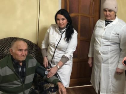 В Балтасях врачи навестили на дому пациентов с ОВЗ