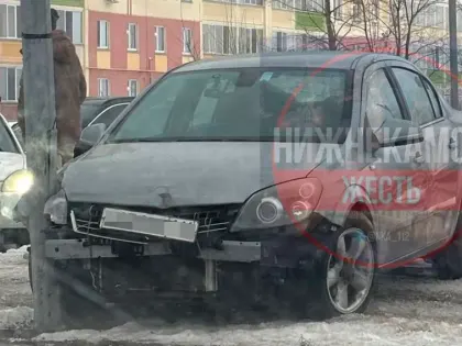 На видео попал момент необычного ДТП в Нижнекамске