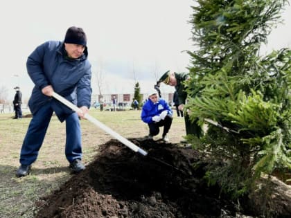 Рустам Минниханов принял участие в акции «Сад памяти»