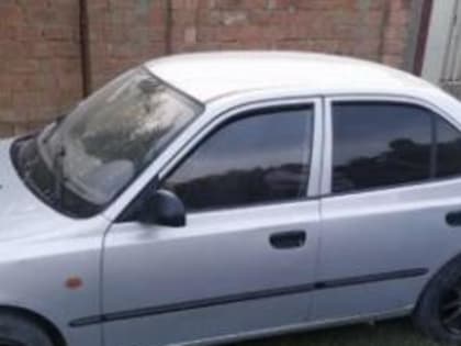 В Дагестане мальчик и девочка заперлись в машине, один ребенок погиб от теплового удара