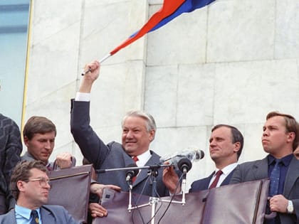 Человек из ниоткуда и непьющий йог: каким был Геннадий Бурбулис