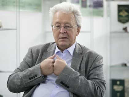 Валентин Катасонов: «Единственный способ избежать кризиса – быстро выстраивать железобетонную стену»
