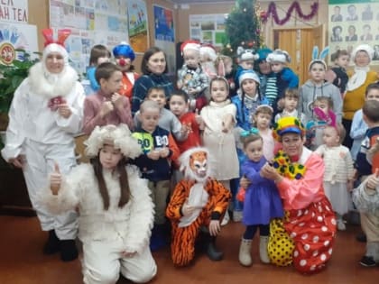 Детская ёлка «В гостях у Деда Мороза»