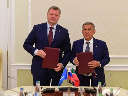 Минниханов поблагодарил губернатора Астраханской области за поддержку татарских общественных организаций