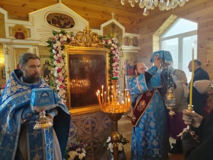 На приходе Рождества Христова города Нижнекамска в день памяти иконы Божией Матери " Всех скорбящих Радость" прошли праздничные богослужения