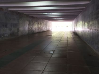 Большинство переходов Казани заполнены нелегальными павильонами