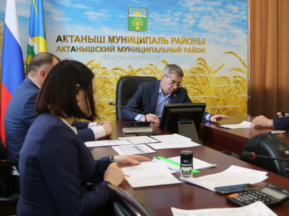 В администрации района подписаны соглашения между главой района и главами поселений