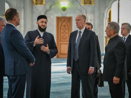 Минниханов и Патрушев посетили Кул Шариф и Собор Казанской иконы Божией матери