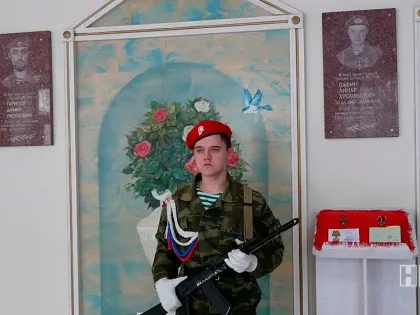 В нижнекамской гимназии открыли мемориальную доску герою, погибшему в зоне СВО